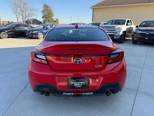 2025 Toyota GR86 Premium