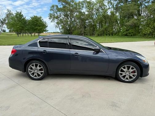 Graphite Shadow 2010 INFINITI G37x Base