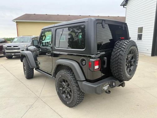 Black Clearcoat 2022 Jeep Wrangler Willys