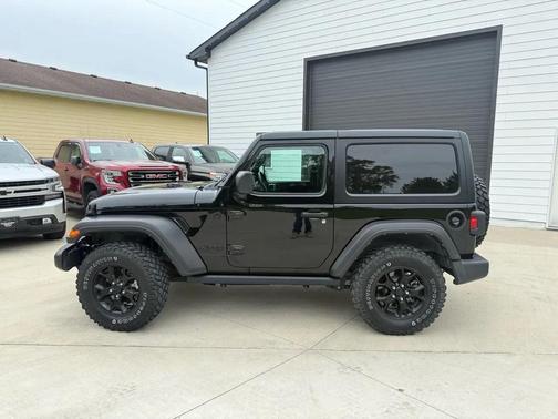 Black Clearcoat 2022 Jeep Wrangler Willys