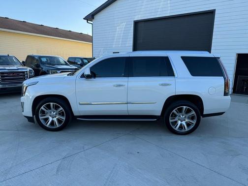 2016 Cadillac Escalade Luxury