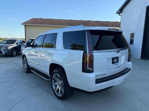 2016 Cadillac Escalade Luxury