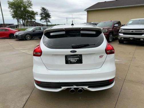 Oxford White 2015 Ford Focus ST Base