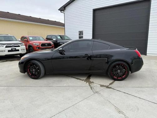 2010 INFINITI G37x Base