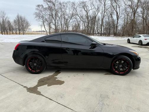 2010 INFINITI G37x Base