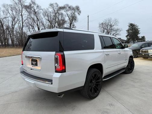 2017 GMC Yukon XL Denali