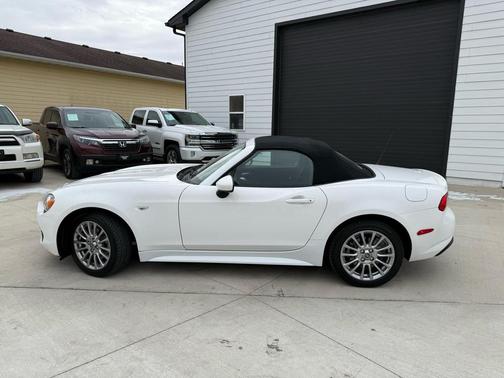 2017 FIAT 124 Spider Base