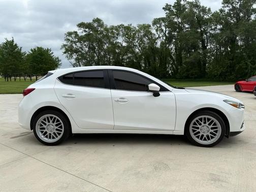 Snowflake White Pearl Mica 2017 Mazda Mazda3 Touring