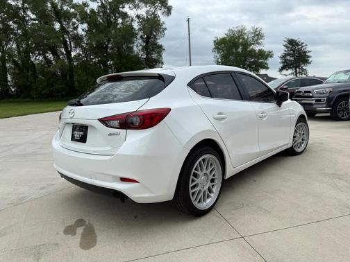 Snowflake White Pearl Mica 2017 Mazda Mazda3 Touring