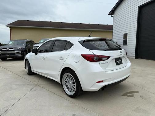 Snowflake White Pearl Mica 2017 Mazda Mazda3 Touring