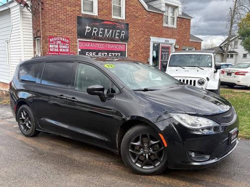 2019 Chrysler Pacifica Touring L