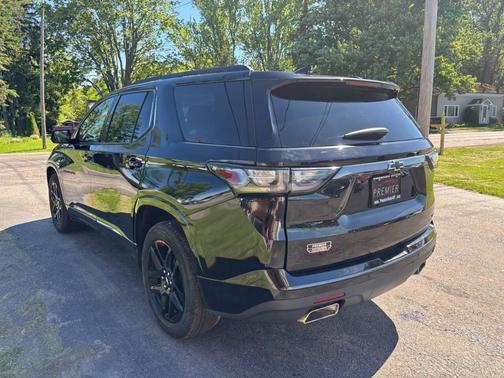 Mosaic Black Metallic 2018 Chevrolet Traverse Premier