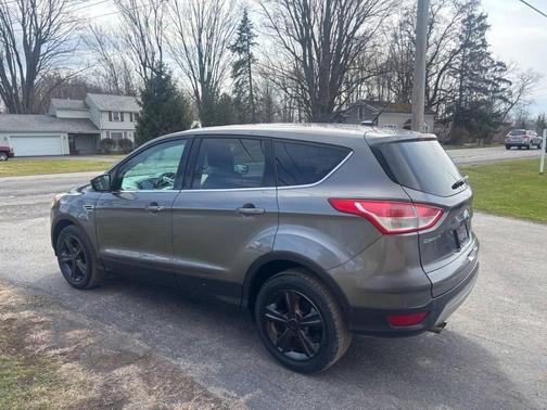 Tuxedo Black Metallic 2014 Ford Escape SE