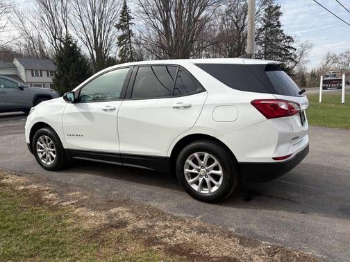 Summit White 2019 Chevrolet Equinox LS
