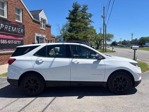 Summit White 2018 Chevrolet Equinox LS