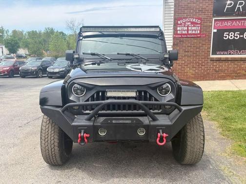 Black Clear Coat 2013 Jeep Wrangler Unlimited Sahara