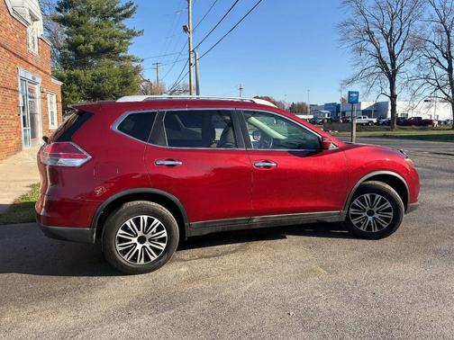 2016 Nissan Rogue SV