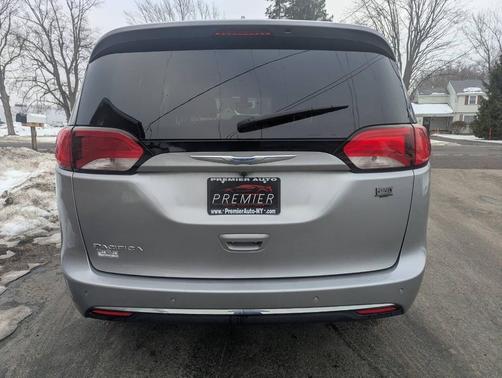2018 Chrysler Pacifica Touring-L