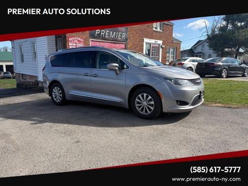 Billet Silver Metallic Clear Coat 2018 Chrysler Pacifica Touring-L