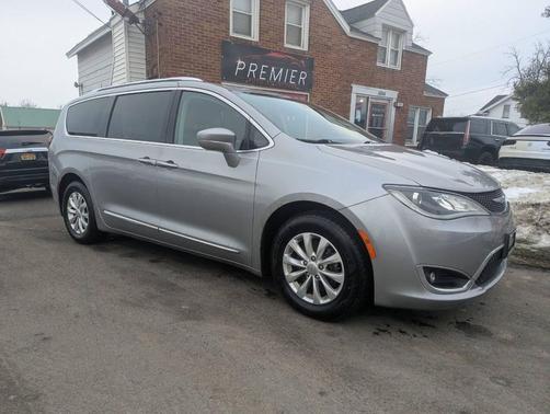 2018 Chrysler Pacifica Touring-L