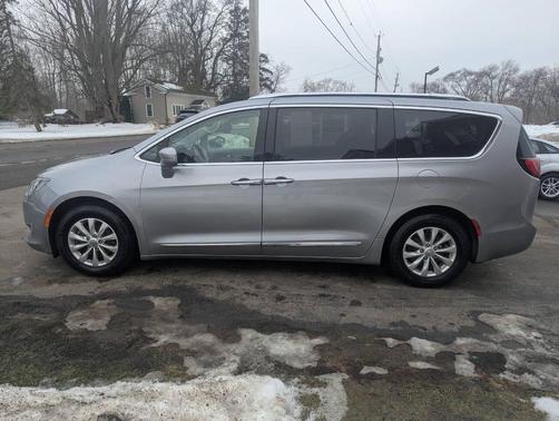 2018 Chrysler Pacifica Touring-L