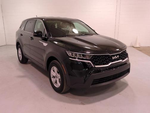 2022 Kia Sorento LX