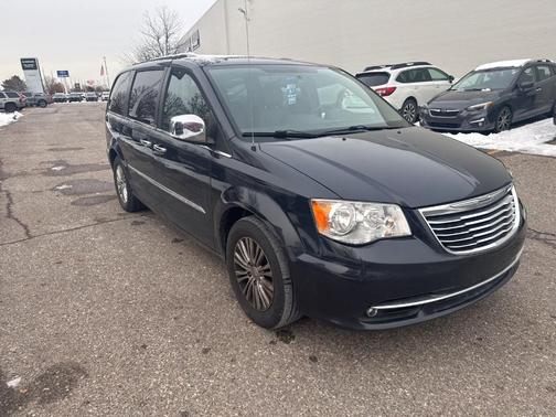 2013 Chrysler Town & Country Touring-L