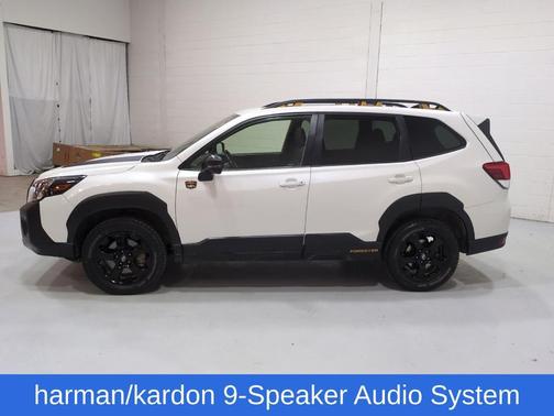 Crystal White Pearl 2024 Subaru Forester Wilderness