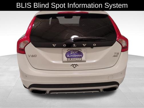 2017 Volvo V60 Cross Country T5 Platinum