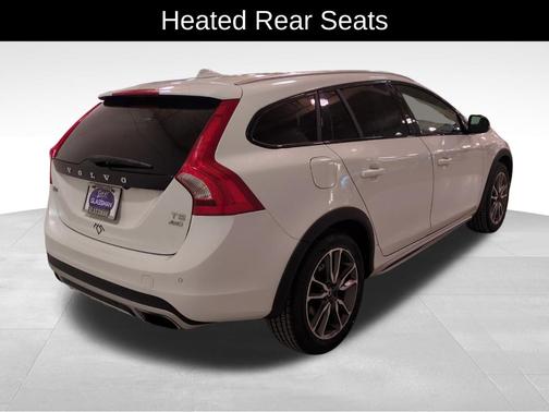 2017 Volvo V60 Cross Country T5 Platinum