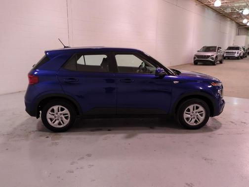 2023 Hyundai VENUE SE