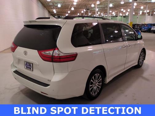 2019 Toyota Sienna XLE