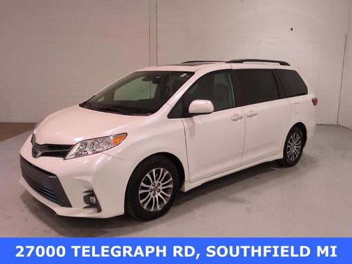 2019 Toyota Sienna XLE