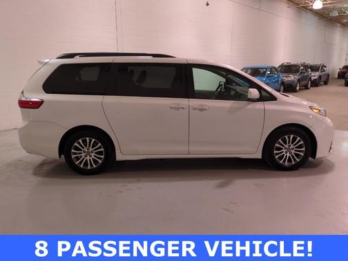 2019 Toyota Sienna XLE