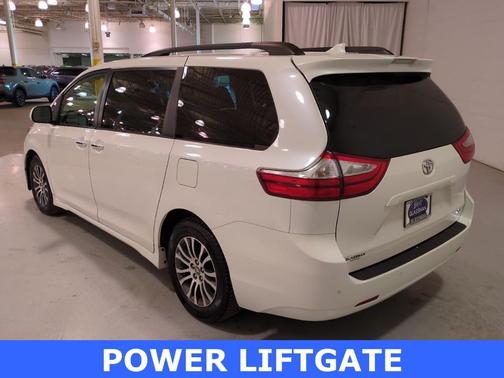 2019 Toyota Sienna XLE