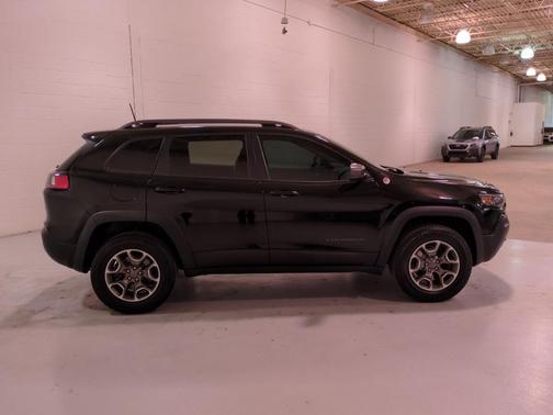 2020 Jeep Cherokee Trailhawk