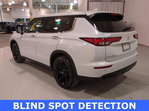 2023 Mitsubishi Outlander SE Black Edition