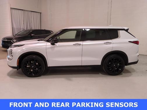 2023 Mitsubishi Outlander SE Black Edition