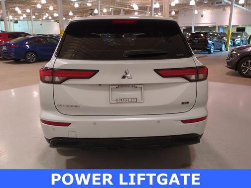 2023 Mitsubishi Outlander SE Black Edition