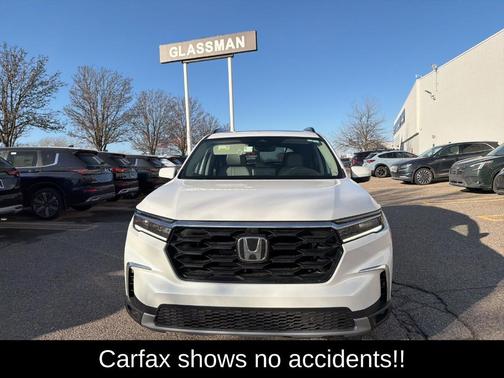 White 2025 Honda Pilot Elite