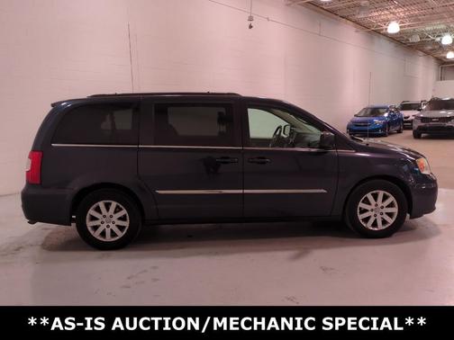 2014 Chrysler Town & Country Touring