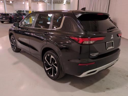 2023 Mitsubishi Outlander SE