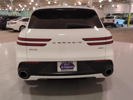 2023 Genesis GV70 2.5T