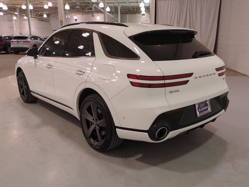 2023 Genesis GV70 2.5T