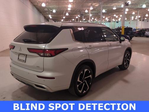 2023 Mitsubishi Outlander SEL