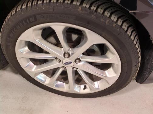 2017 Ford Taurus Limited