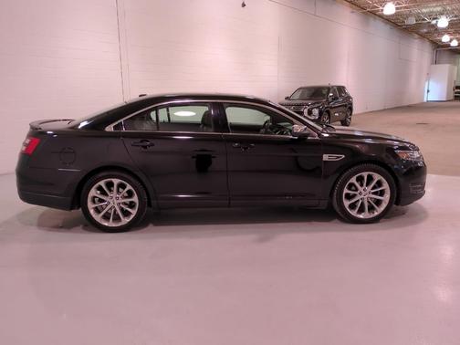 2017 Ford Taurus Limited
