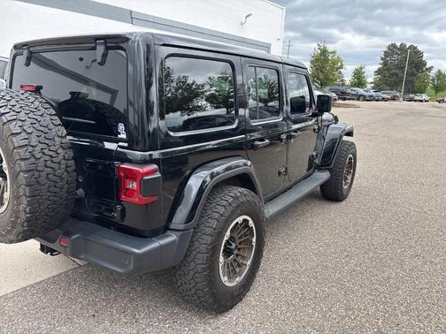 2020 Jeep Wrangler Unlimited Sahara Altitude