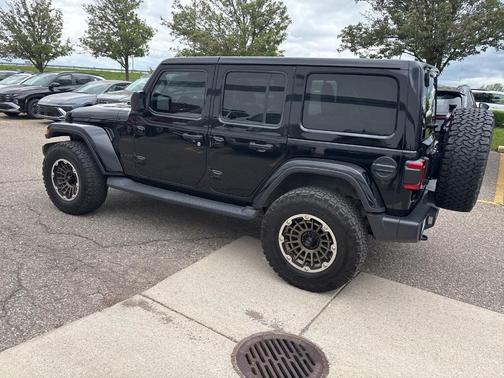 2020 Jeep Wrangler Unlimited Sahara Altitude
