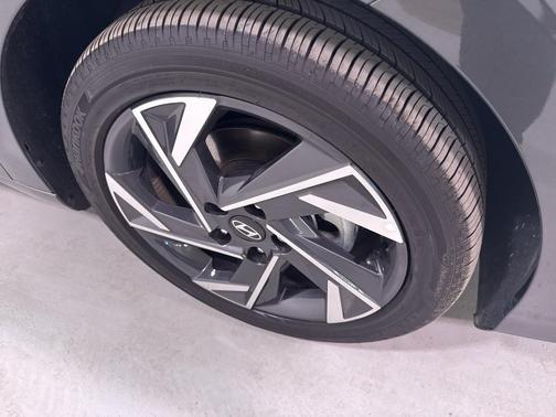 2024 Hyundai ELANTRA HEV Limited